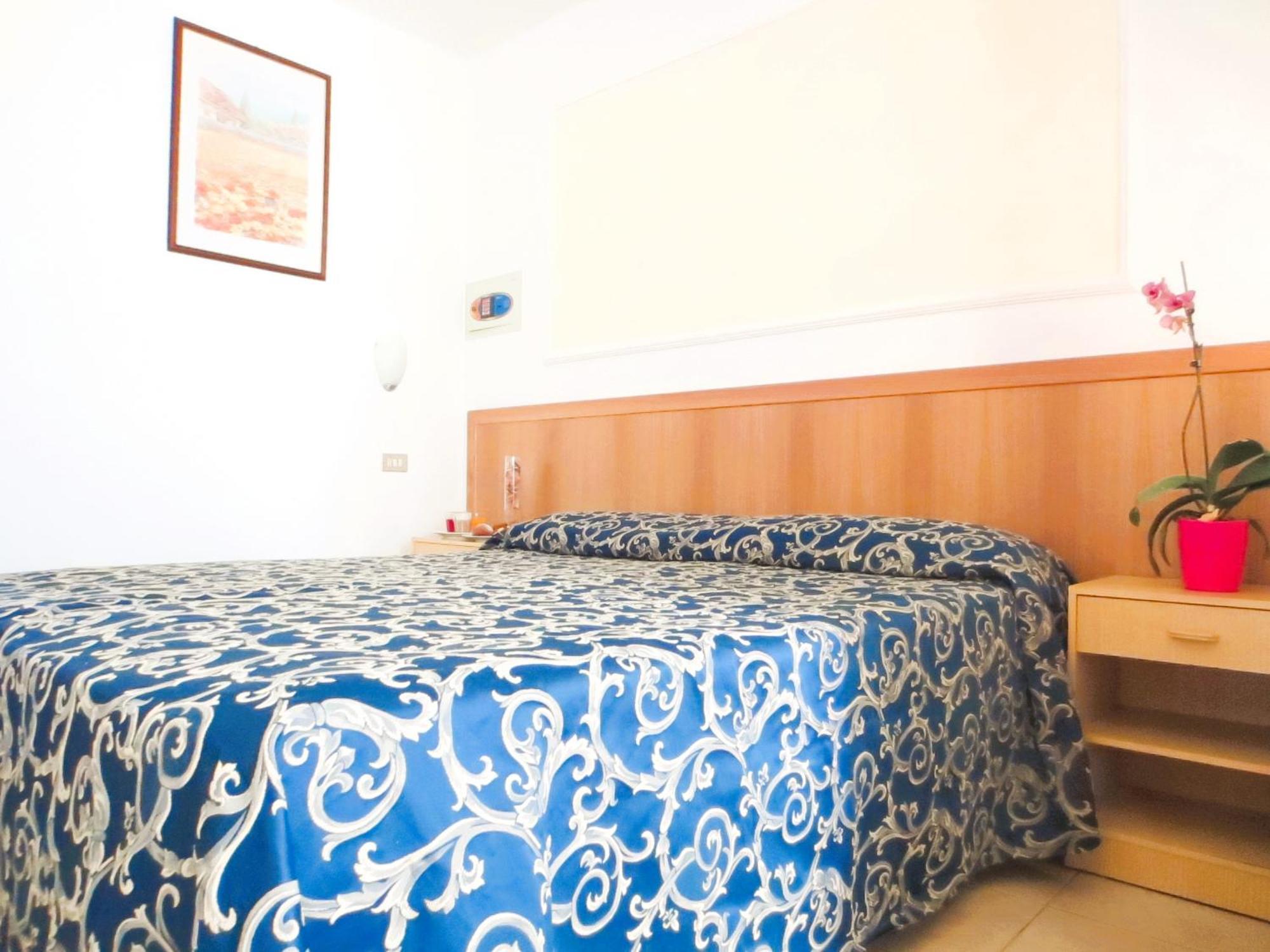 Hotel Etna Riccione Eksteriør billede