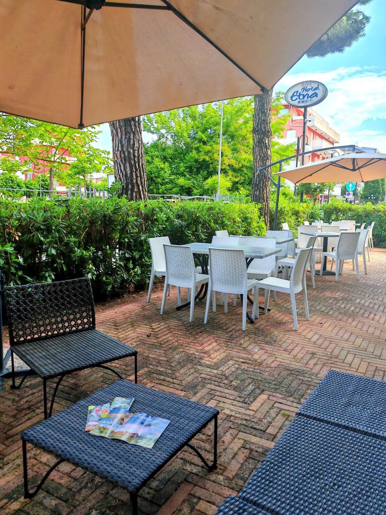 Hotel Etna Riccione Eksteriør billede