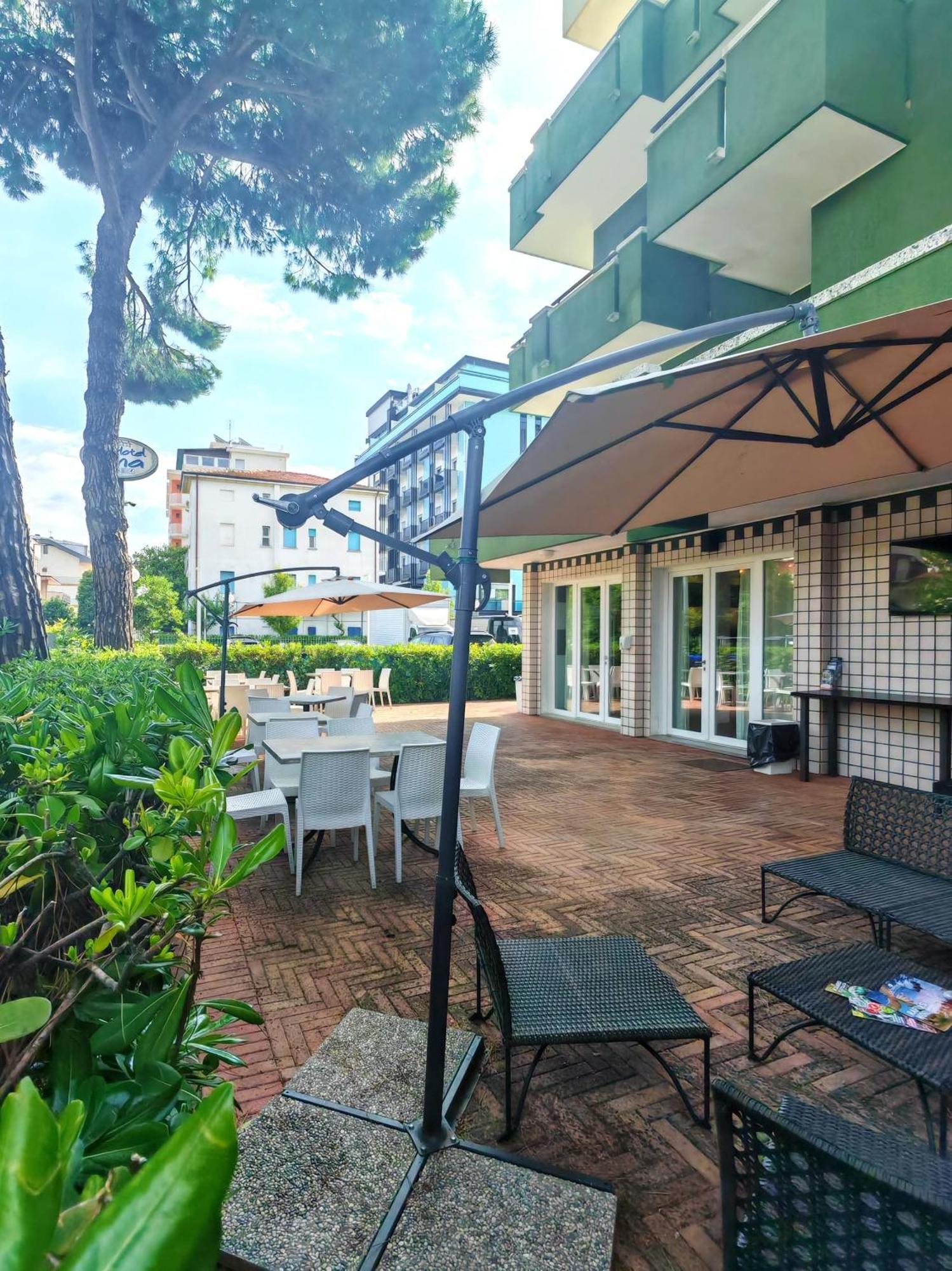 Hotel Etna Riccione Eksteriør billede