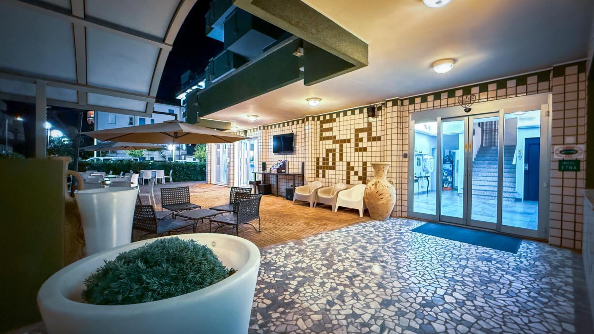 Hotel Etna Riccione Eksteriør billede